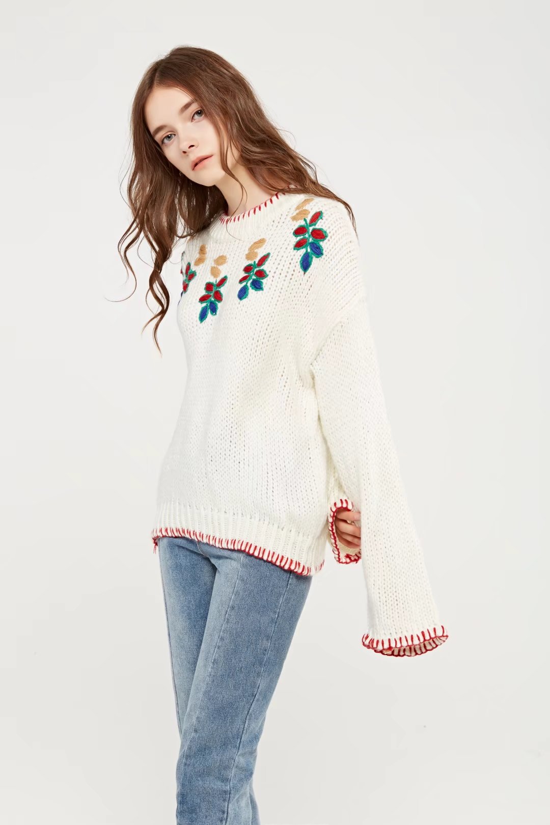 traf l92011欧美风圆领长袖定位刺绣撞色锁边套头毛衣 女装上衣