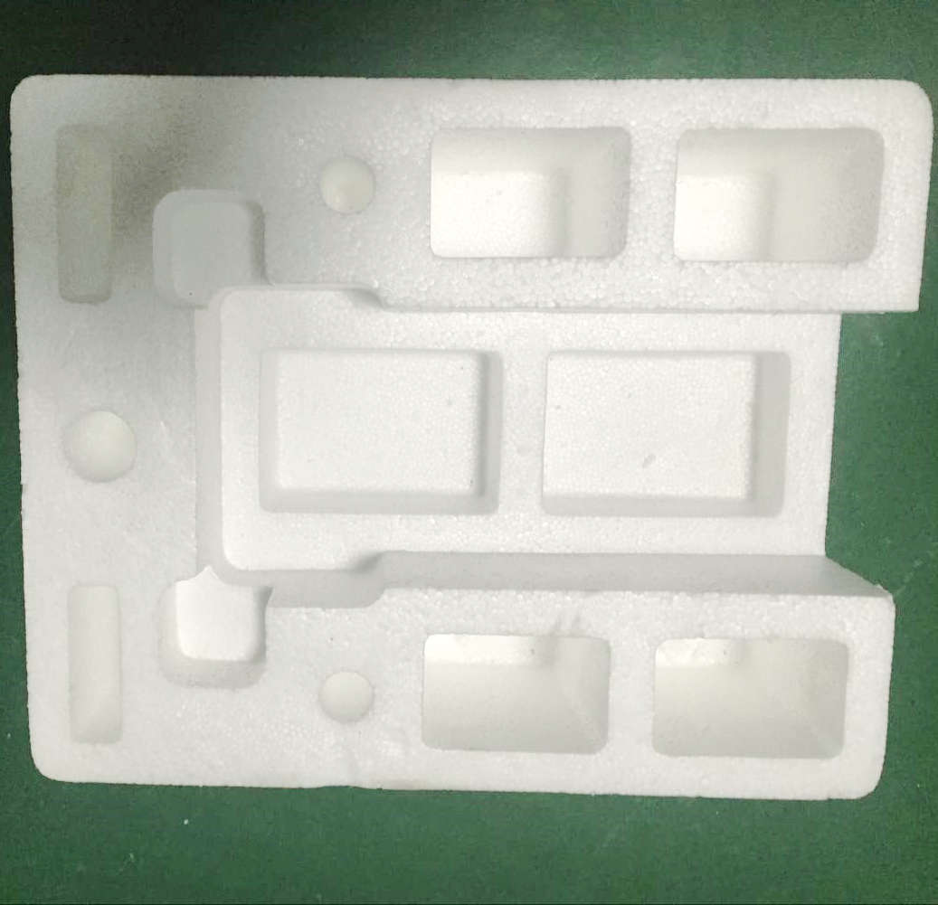 聚苯乙烯材质以其质轻,抗摔,隔热,吸音, 抗老化,易施工等优点被广泛