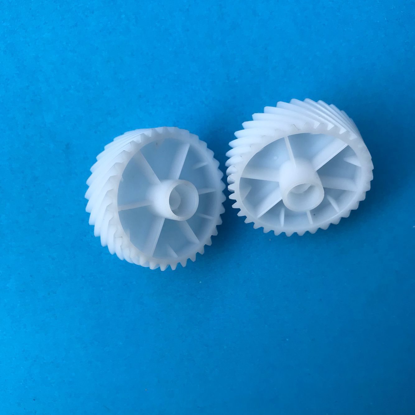 厂家货源塑胶蜗轮按图按样定制高斜度工作寿命长无需润滑蜗轮蜗杆