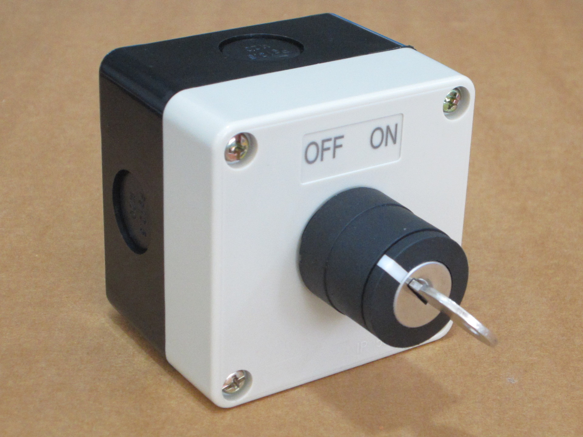 厂家直销防水型4四位按钮开关盒上升下降启动停止成套按钮开关盒