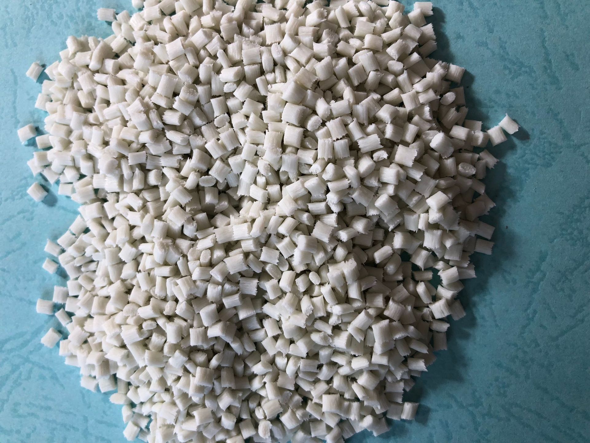 厂家供应本色一级双六尼龙66增强尼龙66pa66gf25本色双六尼龙回料