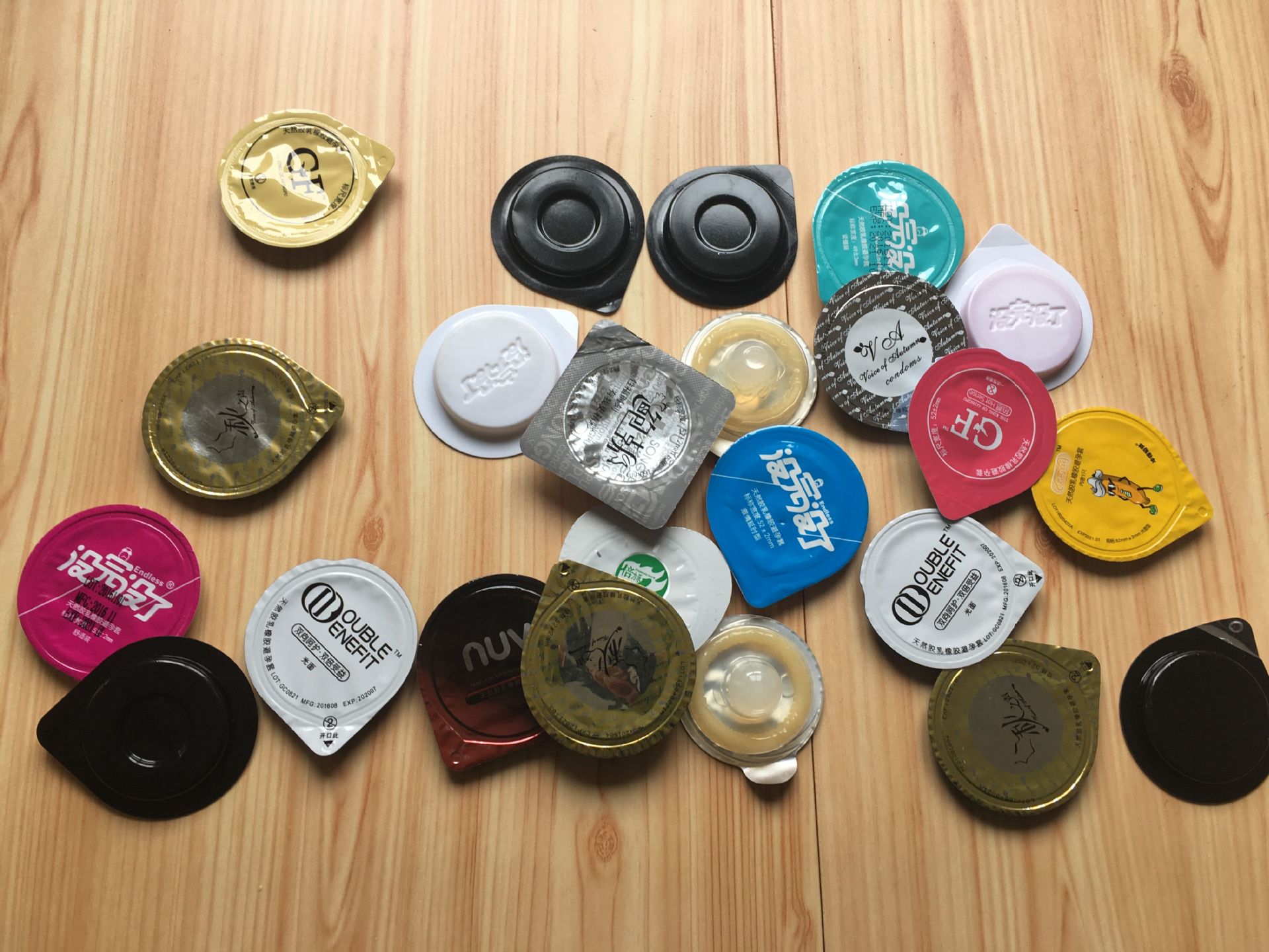 避孕套吸塑压板包装加工