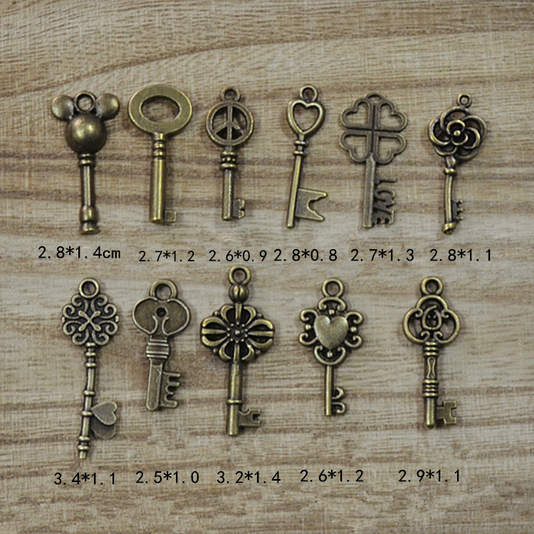 DIY Handmade Raw Material Vintage Bracelet Pendant Ancient Bronze Metal Key Ornament Accessories