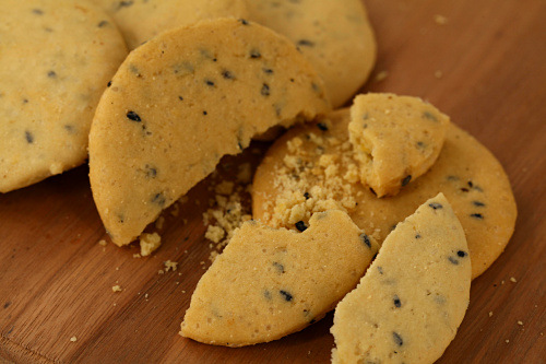 广西呢嘀呀300克那坡县黑衣壮酥饼休闲食品苏打饼干特产网红饼干