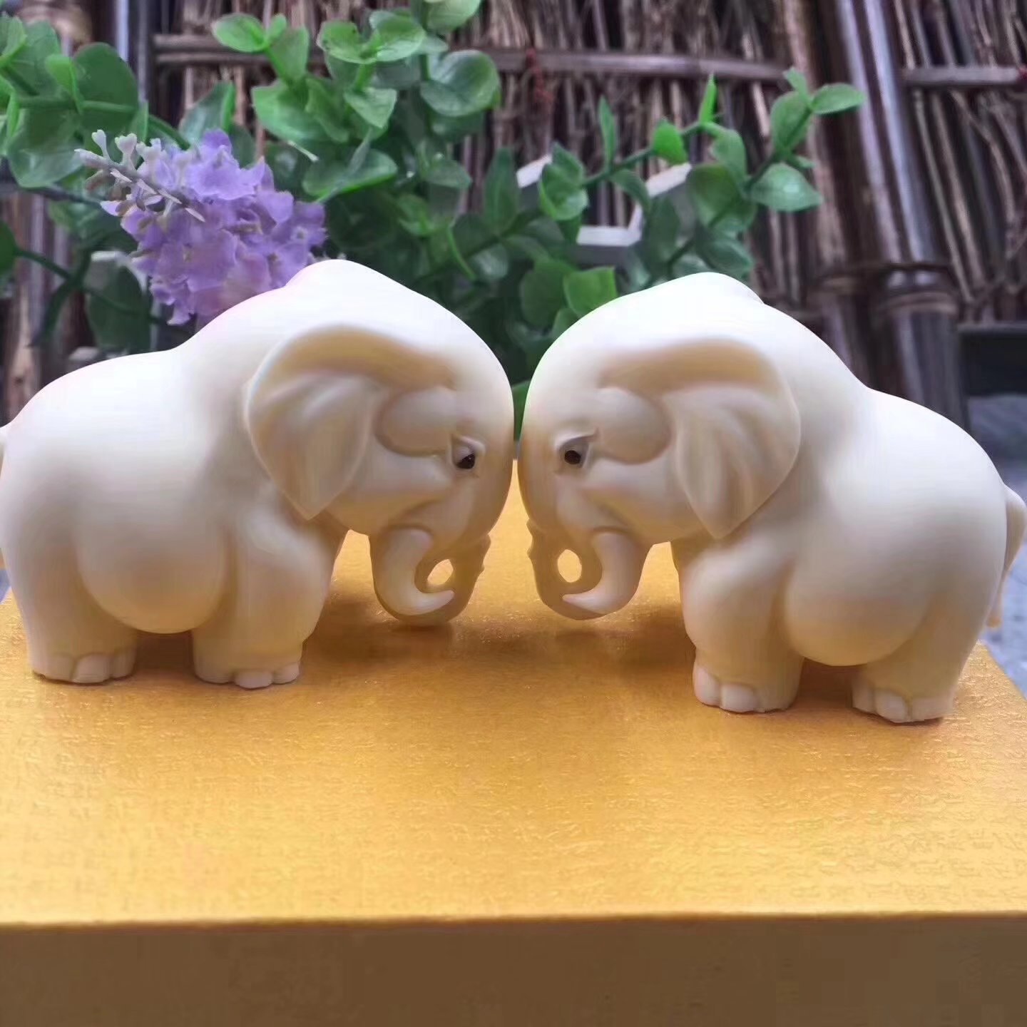 象牙果雕刻摆件小象摆件挂件吉祥象手把件家居文玩饰品批发礼盒
