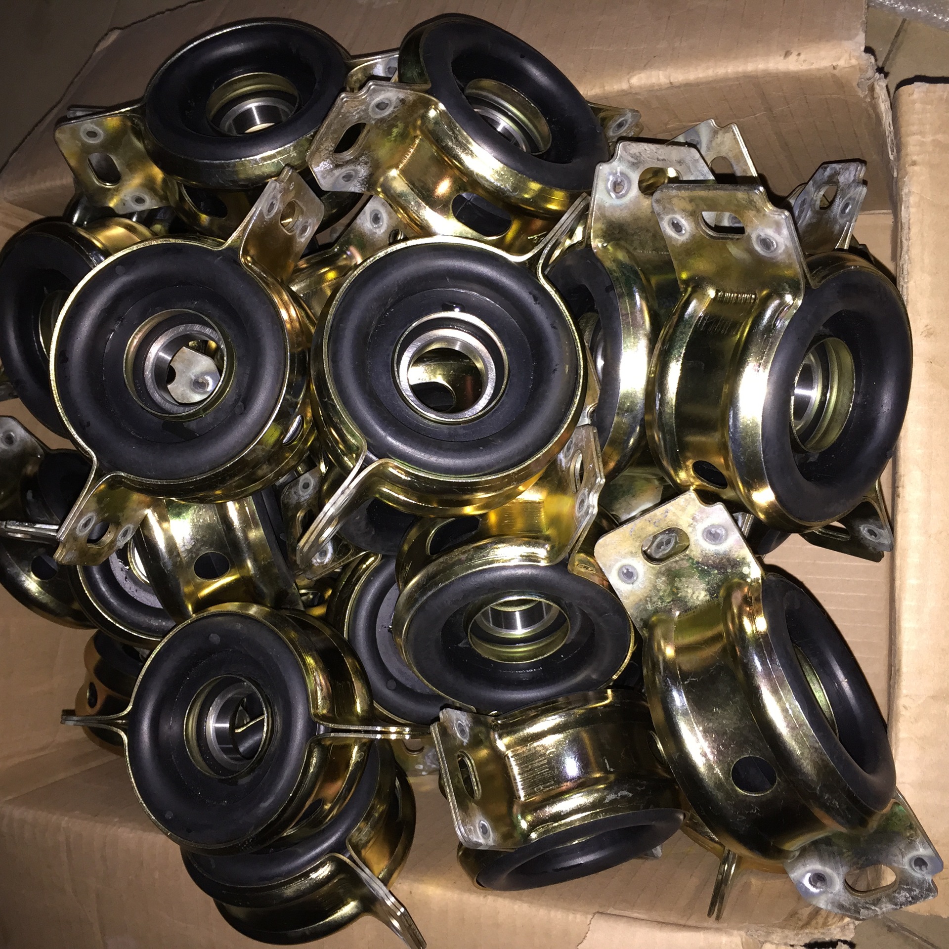 适用于丰田海拉克斯hilux长安欧诺r101传动轴中吊胶 37230-26020