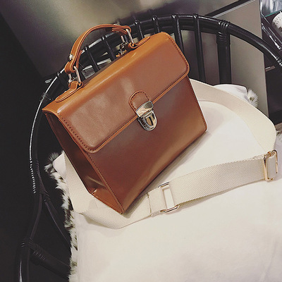 冬季新款时尚锁扣横款方形纯色pu皮小方包复古简约单肩手提包