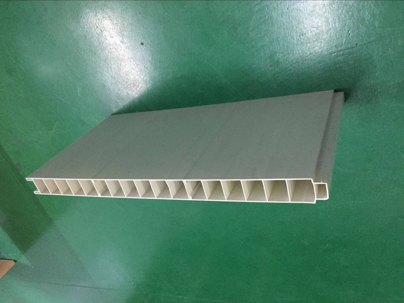 厂家供应pvc塑胶防火型材隔墙板 承重力强无尘车间净化塑料隔断板