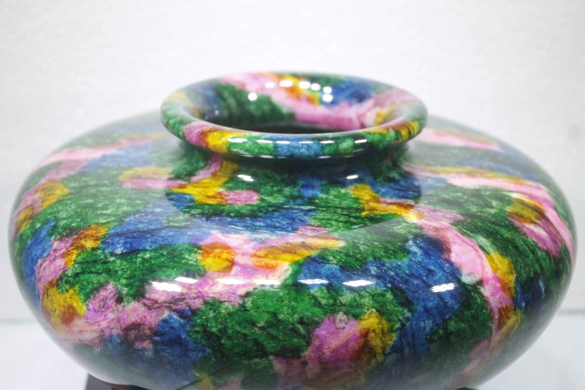 台湾七彩玉花瓶