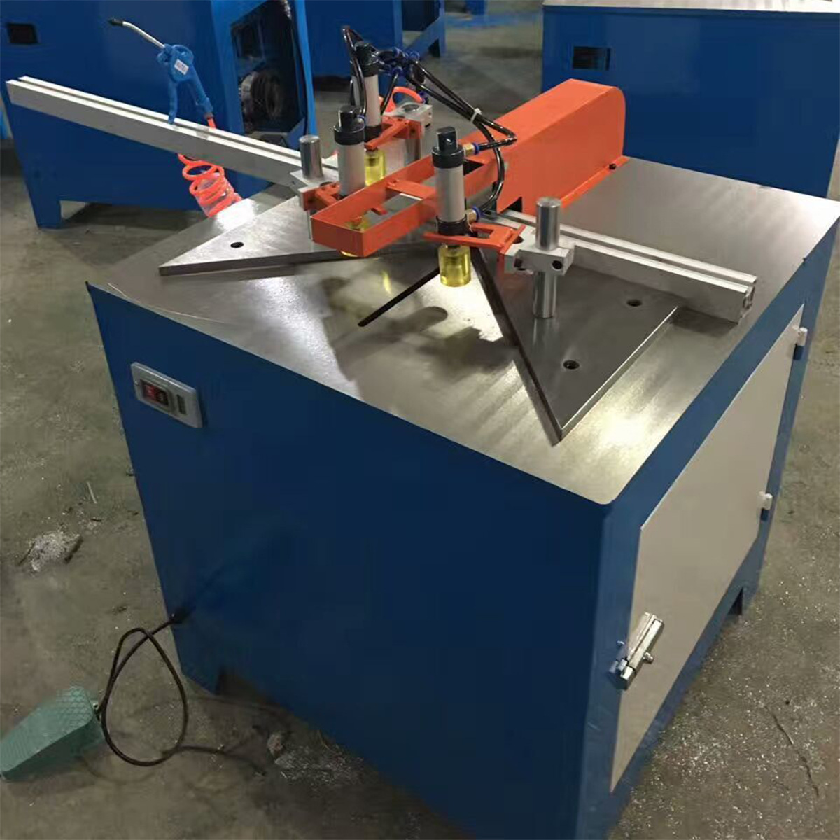 带压料45度单锯片铝合金切角机 相框画架45度角切割机 厂家直销