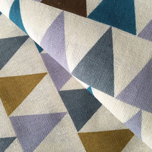 厂家直销 彩色三角形 桌布 背景布 收纳用布 工艺品用布