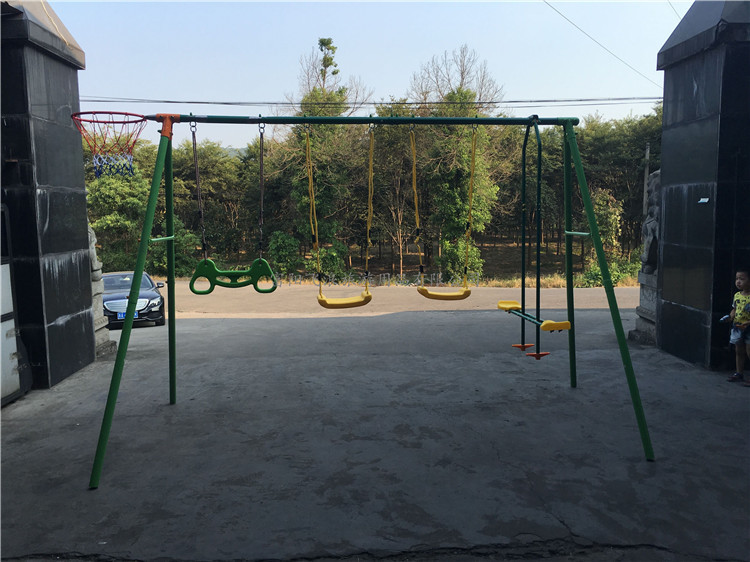 新款儿童秋千架吊椅多功能 室内户外钢管荡秋千架子带篮球投篮框