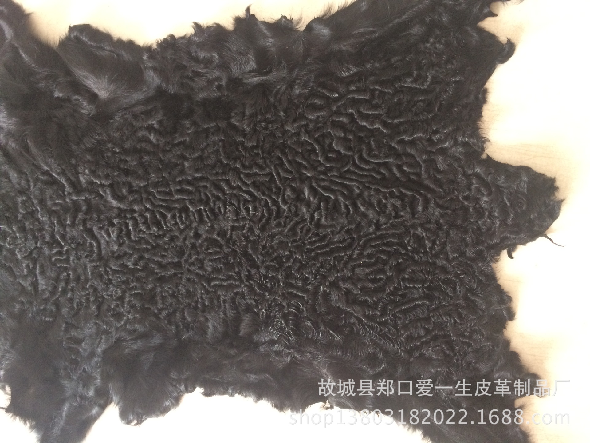 卡拉库尔皮毛一体 波斯羔羊皮毛 卷花羊皮毛 服装专用皮料