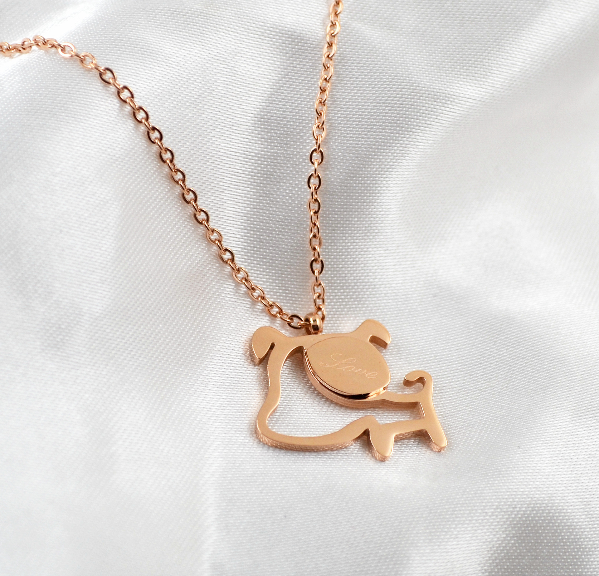 新款百搭时尚特价销售简约可爱love 小狗玫瑰金钛钢锁链项链