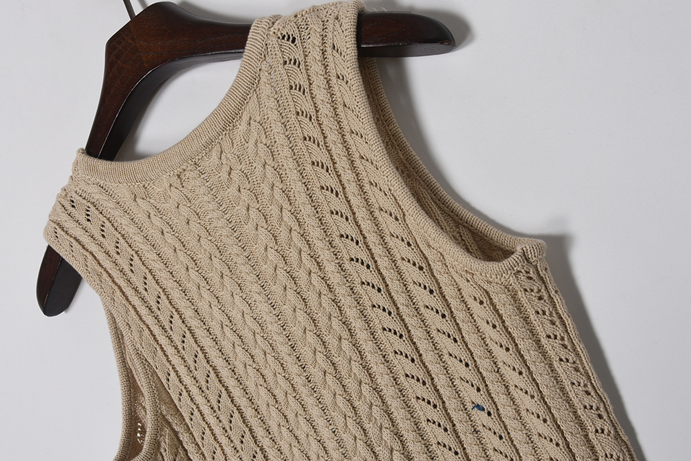 欧洲站走秀刺绣苹果粗线针织马甲背心镂空麻花中长款毛线女士235