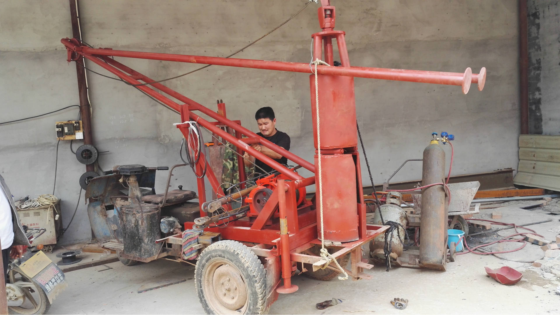 厂家供应民用建筑三脚架地基打桩机 液压地基打眼夯 电动洛阳铲