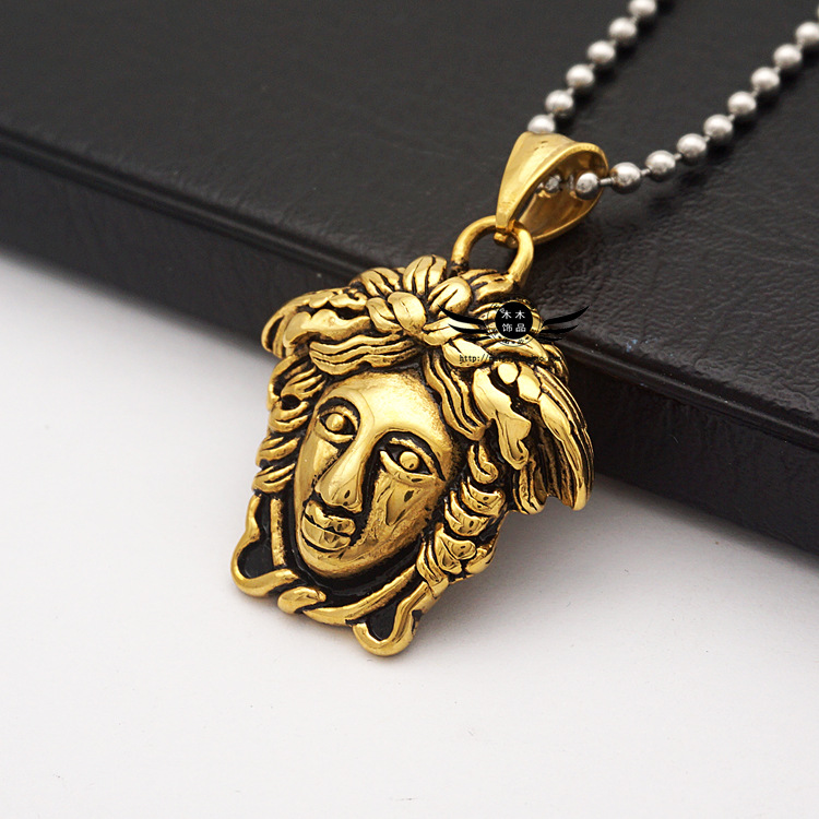 厂家直销 不锈钢饰品批发 欧美时尚杜莎头像吊坠 钛钢项链 金色