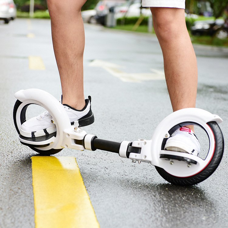 厂家批发蛇形活力板现货成人两轮滑板耐磨减震骑健滑板车