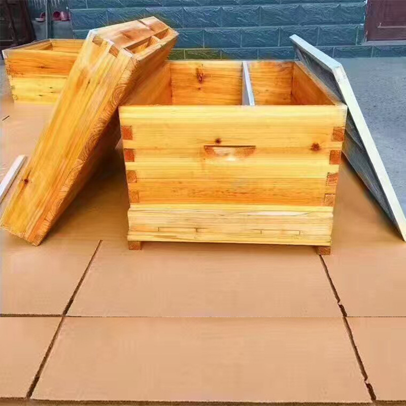 批发意蜂蜂箱防裂中蜂标准十框平箱杉木煮蜡蜂箱物流包邮到县城