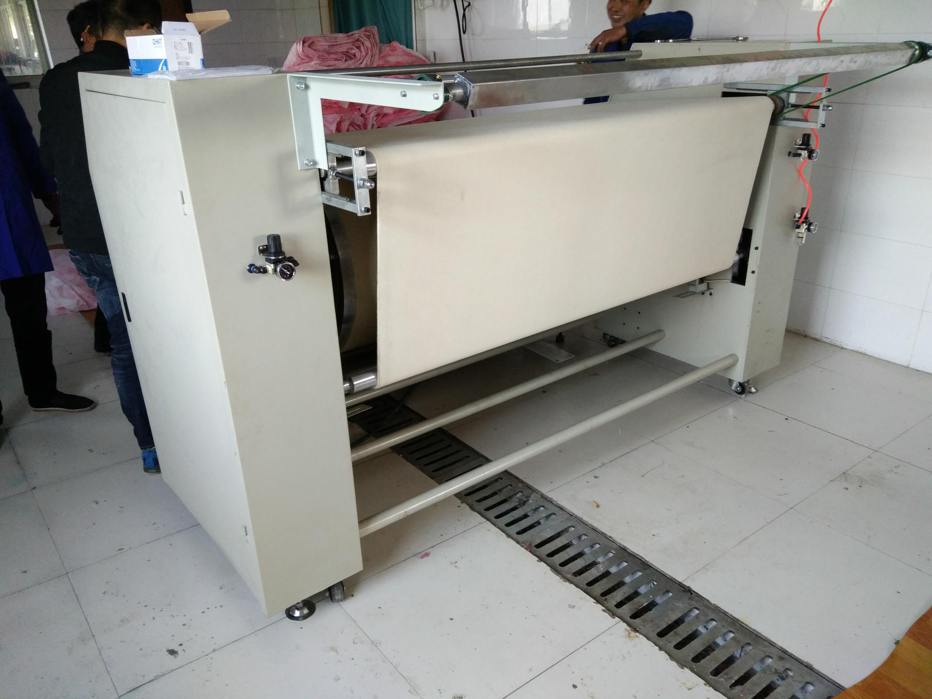 自动烫平机,绣花烫平机