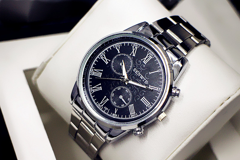 2.中低档手表,难免会有瑕疵,太过介意慎拍.