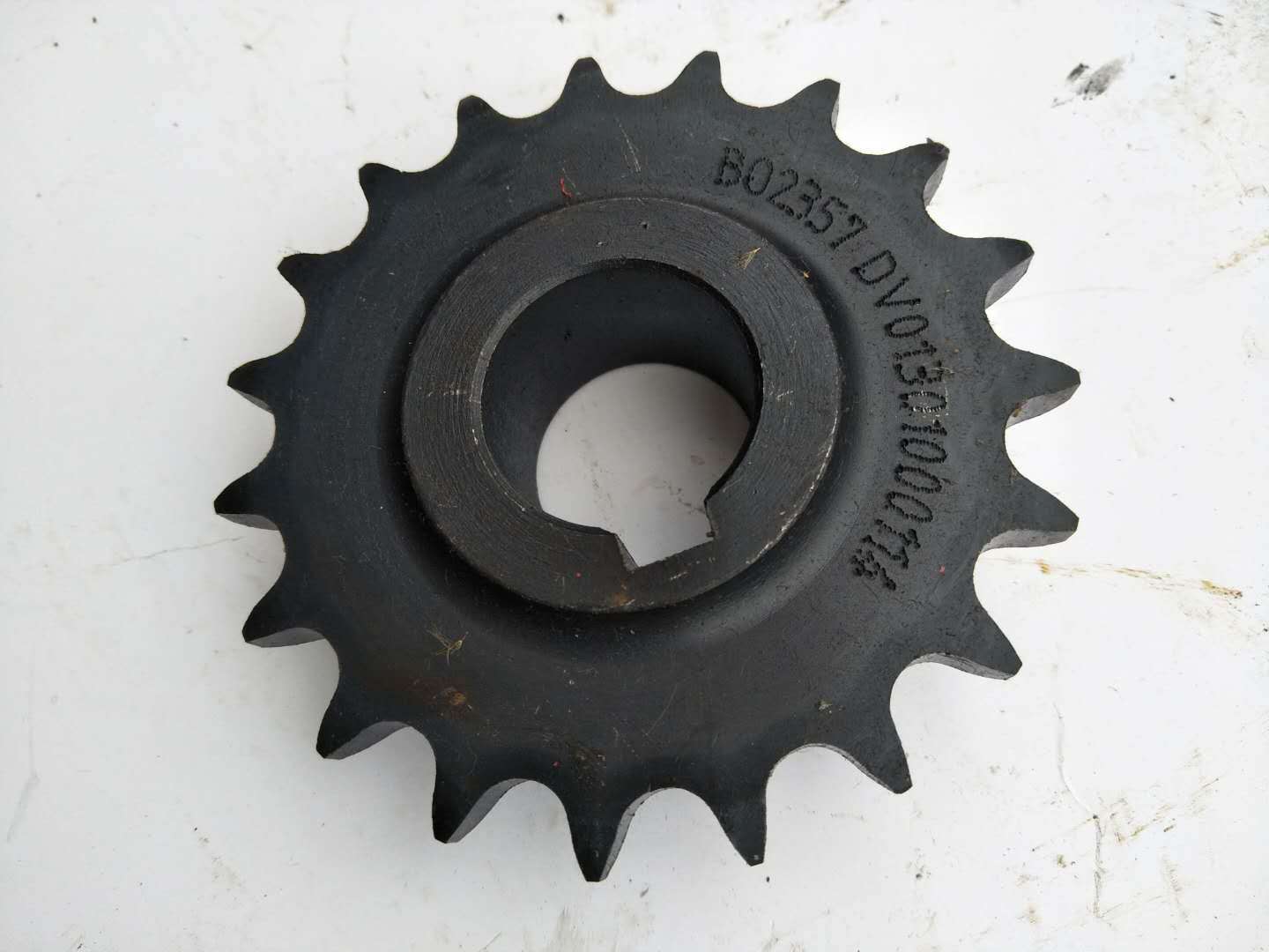 水稻收割机配件 雷沃谷神rg40一号水平搅龙链轮 08b19齿 4分19齿