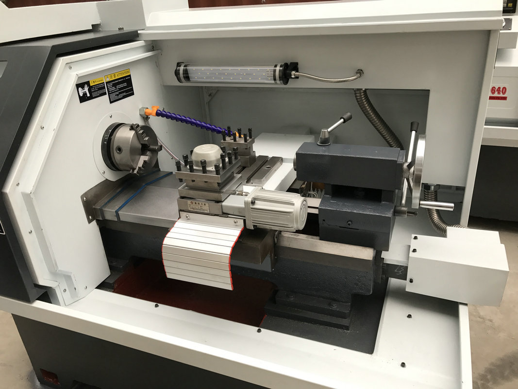 多功能小型机床车床 硬轨手动尾座数控仪表车床 数控机床厂家