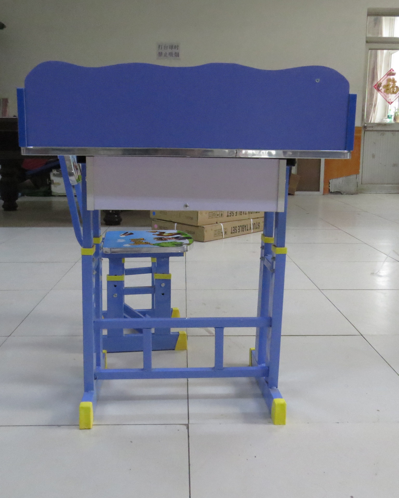 彩色儿童学习桌多功能可升降书桌课桌椅卡通小学生刨花板学生课桌