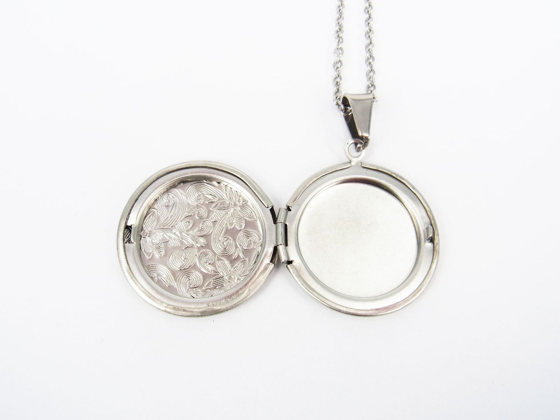 欧美饰品批发 花形相盒吊坠 可放相片 精美项链