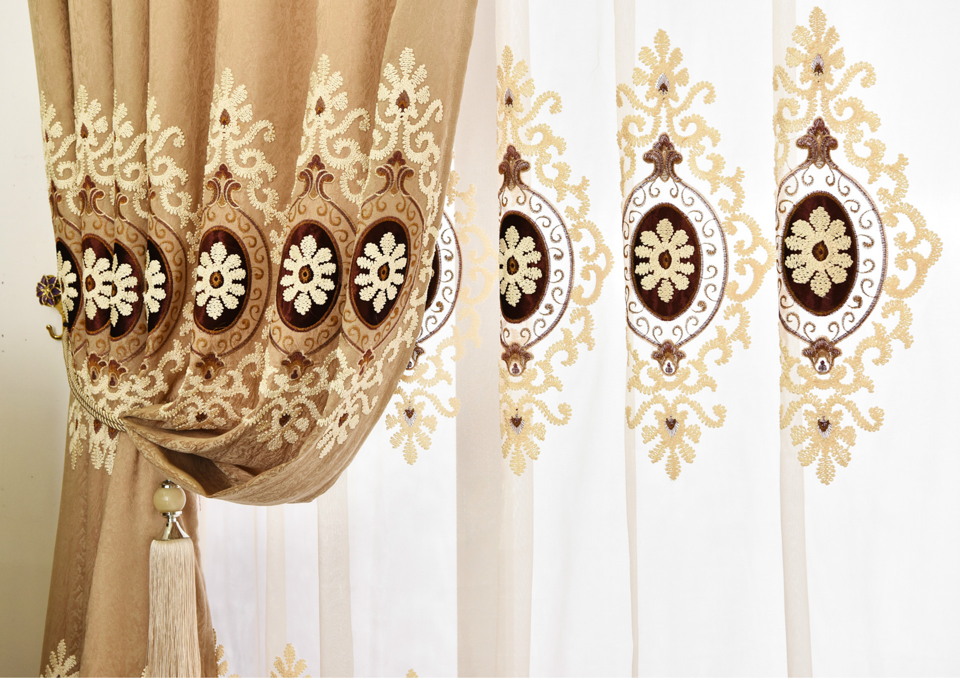 定制高档欧式蓝色 雪尼尔绣花遮光窗帘布成品客厅卧室绳绣太阳花