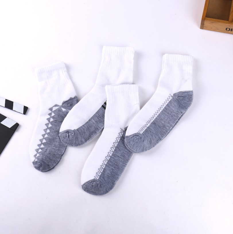 Stall Socks Supply Autumn and Winter Polyester Cotton Men's Mid-Calf Length Sock Gray Bottom White Surface Yin and Yang Bottom Color Matching Casual Men's Socks