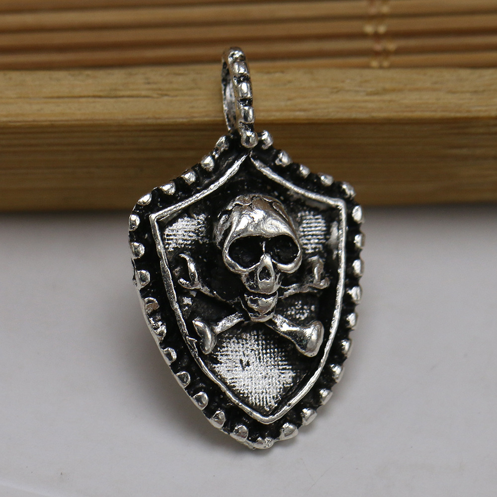 diy饰品配件 批发手工材料配饰 古银色合金骷髅盾牌吊坠 厂家直销