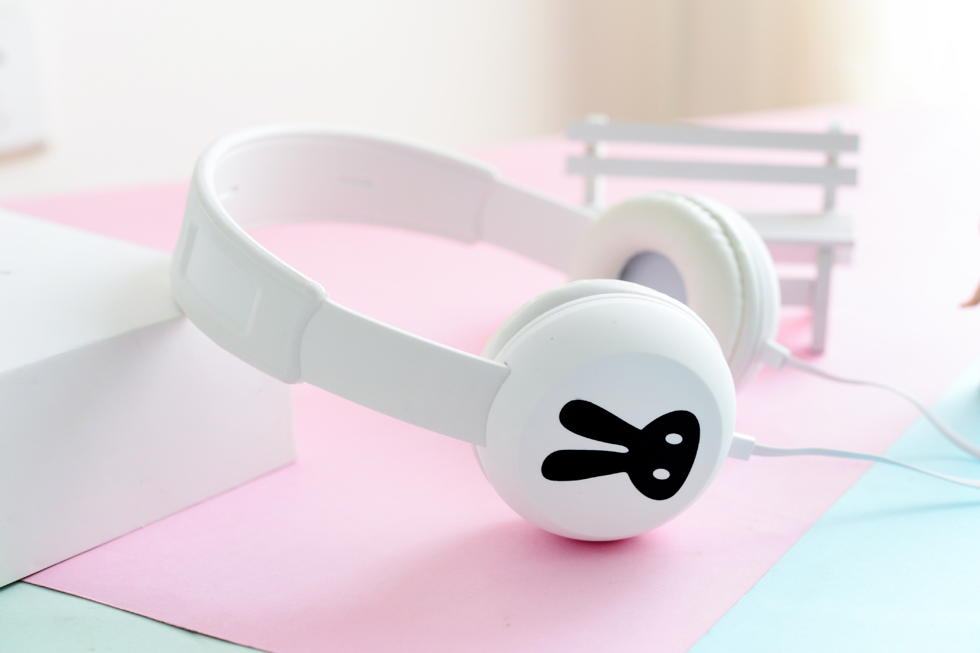 earsir卡通小兔子带唛头戴式大耳机ex-02