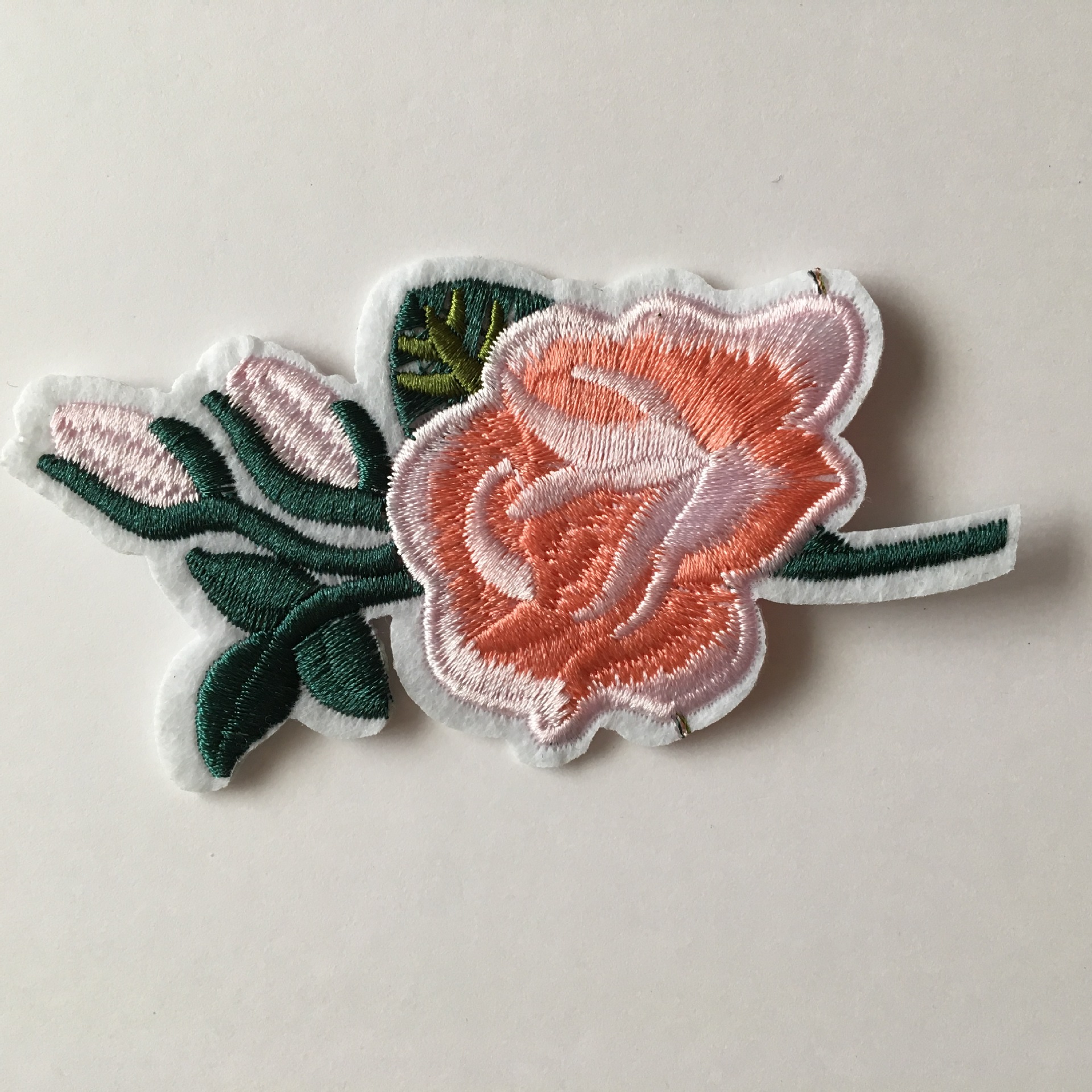 源头厂家特批多色刺绣花边色纱朵花中老年广场舞服装贴花现货