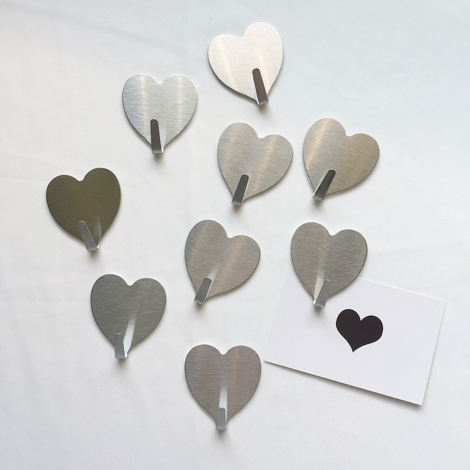 Ins Love Silver Stainless Steel Hook No Nail and No Trace Sticky Hook Chic Decorative Peach Heart Hook 1688 Stall Goods