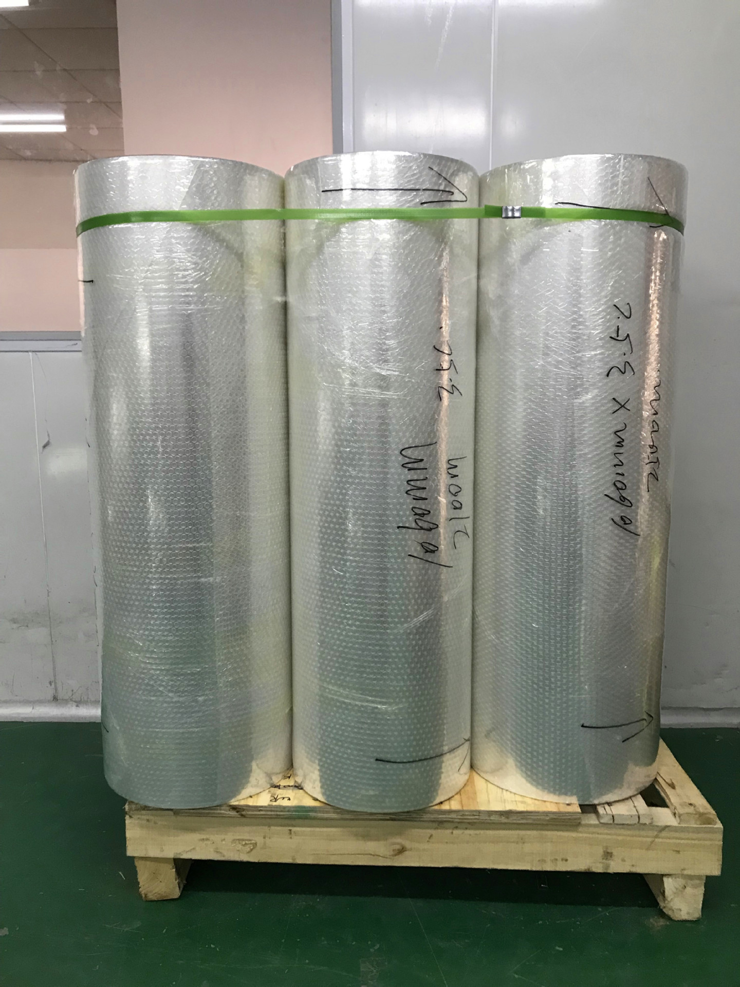 厂家供应 pet离型膜 pet硅油膜 可任意分切薄膜