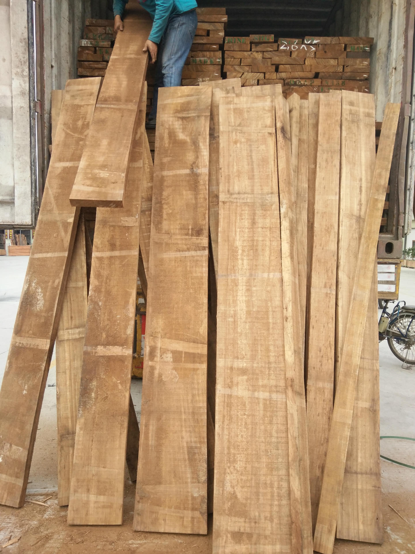 小斑马原木烘干实木板材东莞木材市场斑马木家具地板装修建材木料