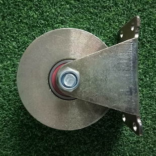 皇冠工匠厂家直销大门配件可订制铁艺配件铁艺门滚轮轨道滑轮