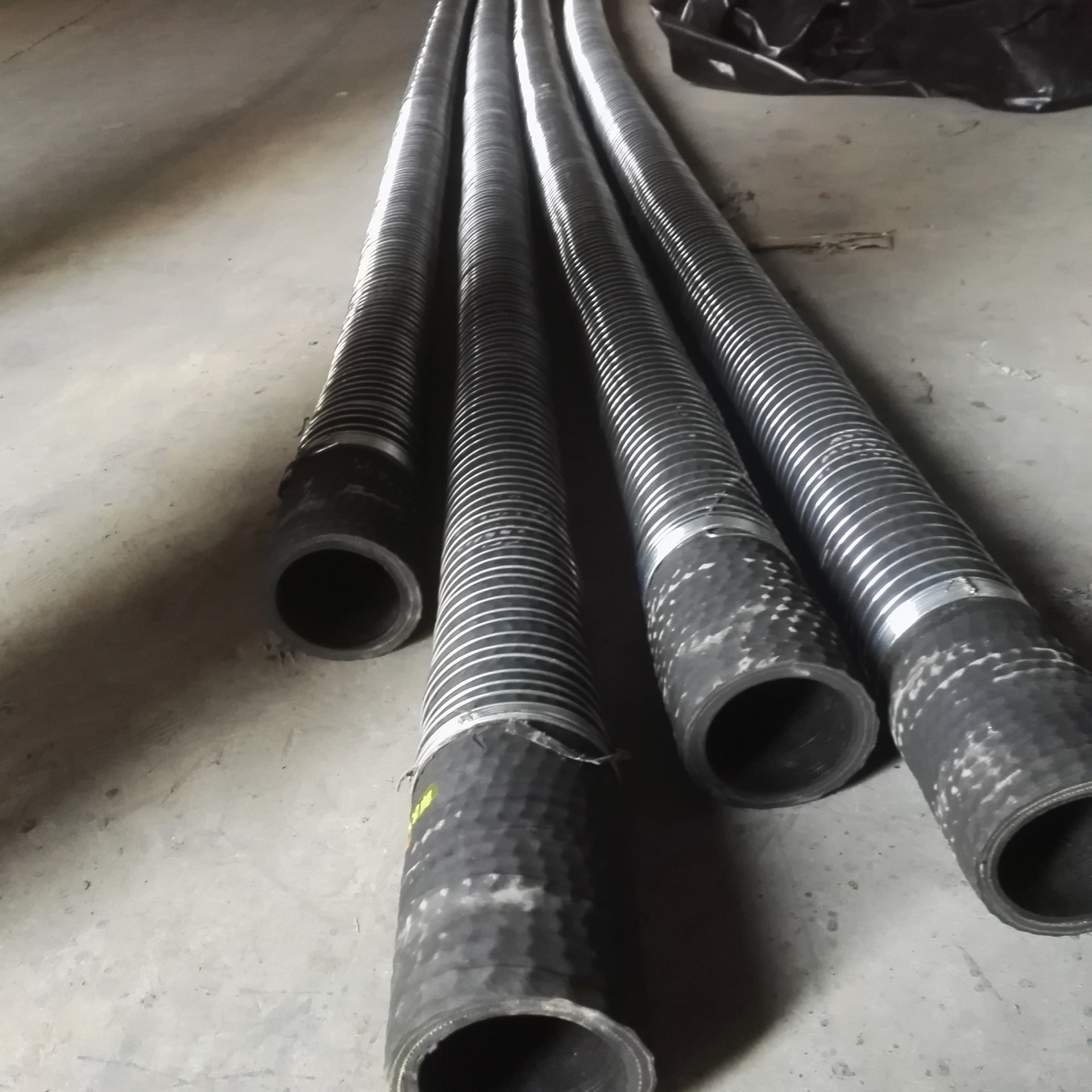水泥罐车专用4寸铠装高压胶管 高耐磨dn100卸灰橡胶吸引管批发