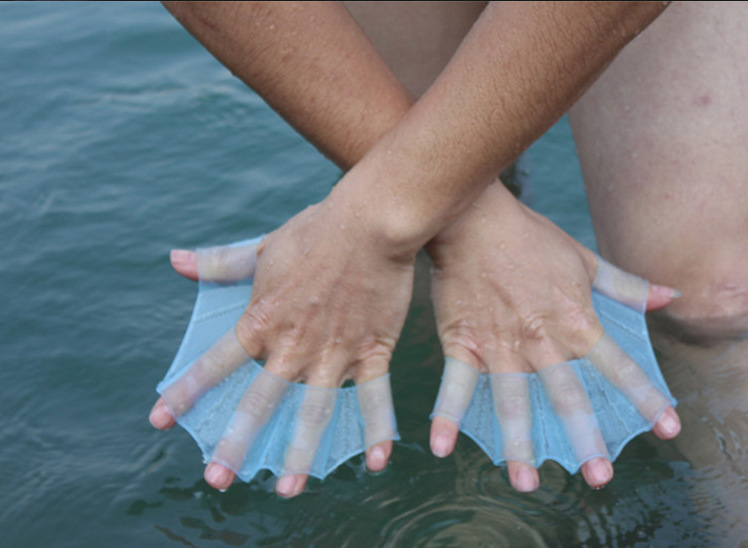 青蛙硅胶半指手璞游泳划水掌游泳装备蛙爪鸭掌游泳训练划水掌手蹼