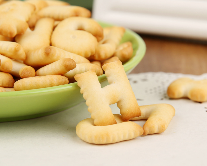 泰国进口 河马莉字母造型饼干 宝宝儿童磨牙辅食 165g