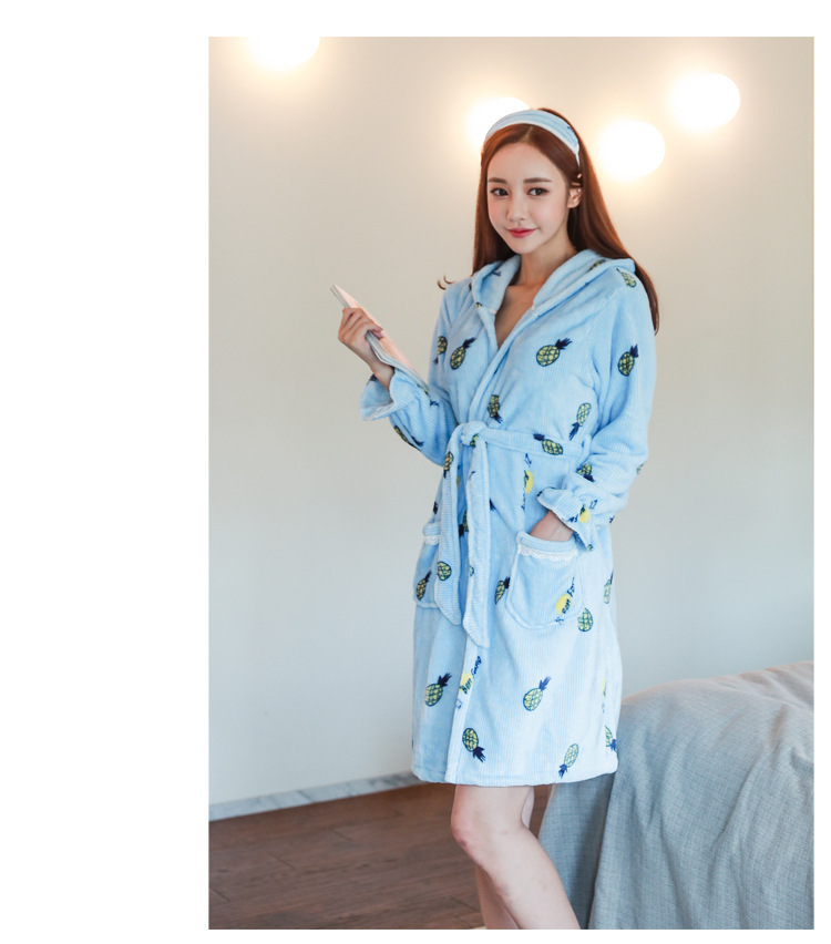 法兰绒睡袍冬季加厚女士可爱甜美爆款菠萝连帽浴袍时尚保习暖睡袍