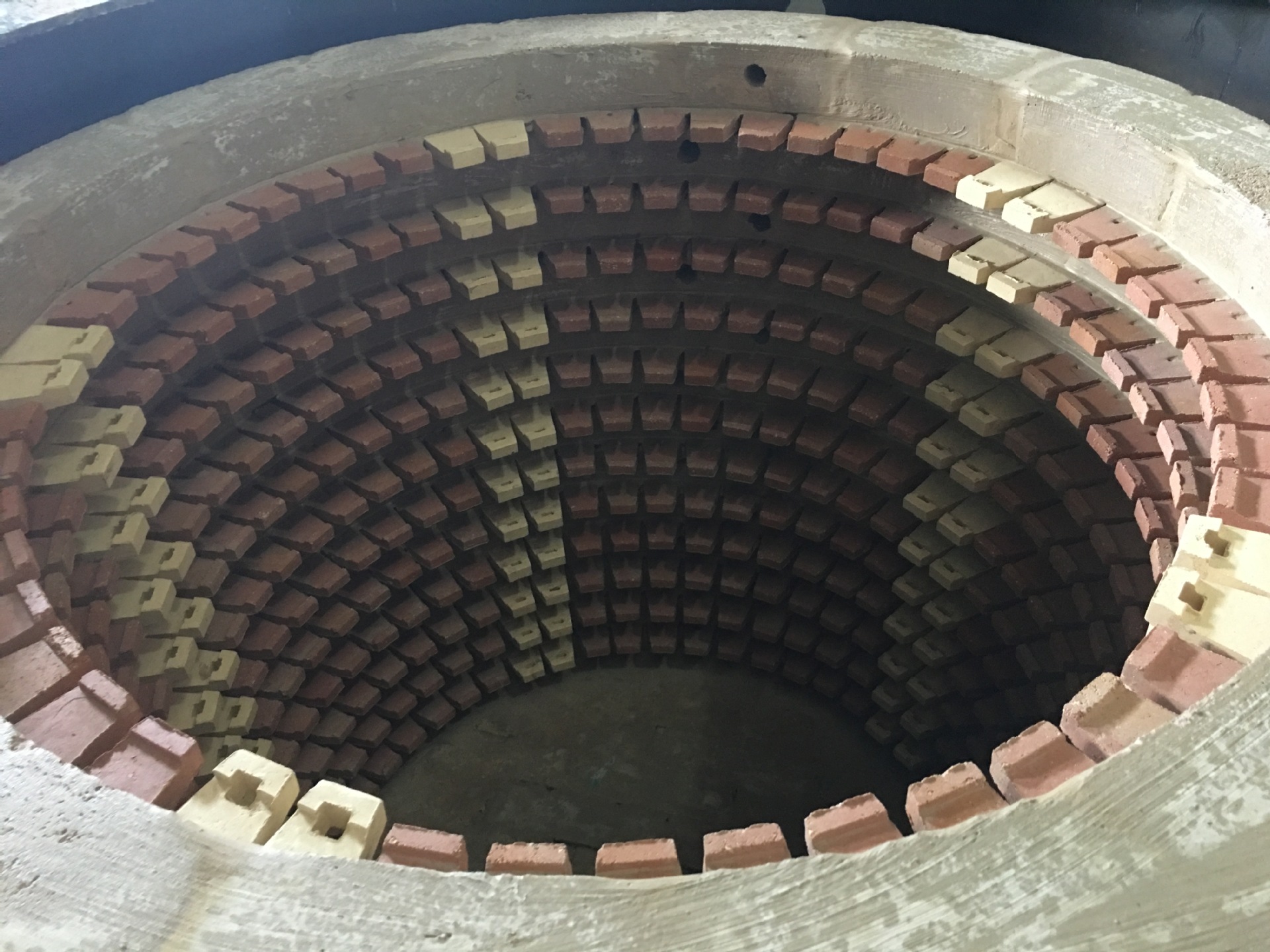 河北废铝熔炼炉 坩埚式铝合金熔炼炉 熔铝炉专业厂家铝熔炼炉