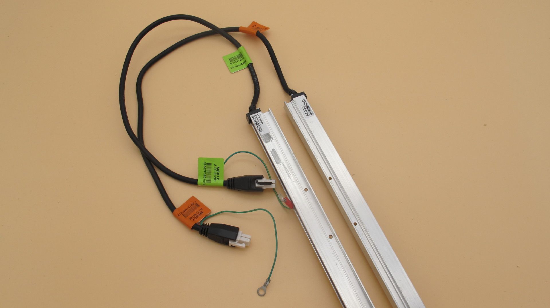 日立纯光幕带电源 电梯光幕安全光栅 日立电梯配件 精密配件