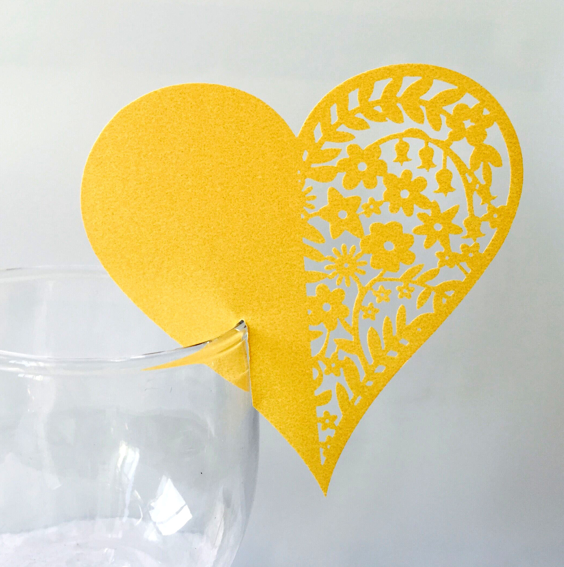 激光爱心席位卡 心形卡片 镂空蝴蝶杯卡 节日装饰纸插卡 厂家批发