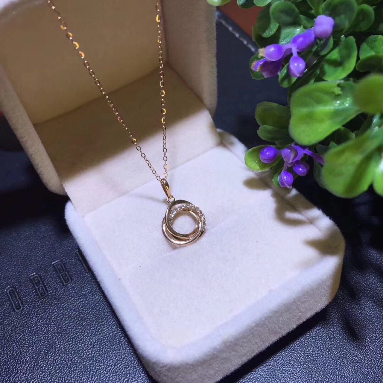 18k金镶嵌锆石双圈吊坠加项链一套