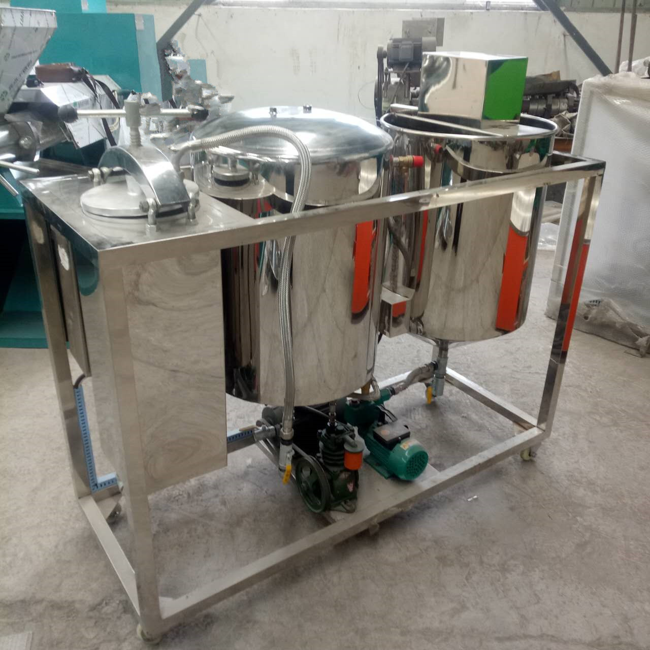 鸡油鸭油精炼成套设备 脱磷脱酸精炼油设备 小型油脂精炼机厂家