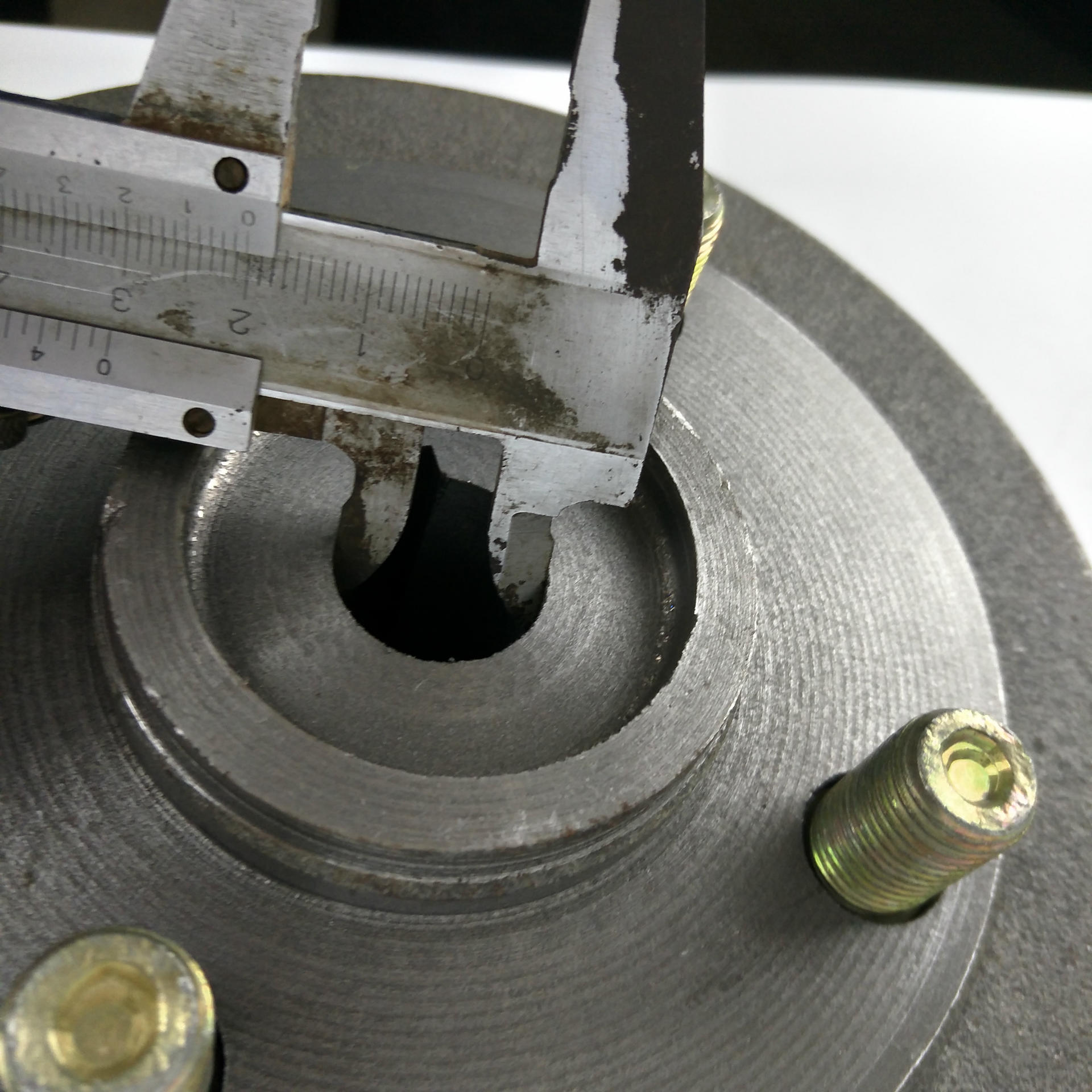 供应电动三轮车铁锅 刹车锅 160铁锅刹车锅 大孔小孔铁锅