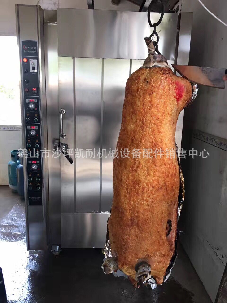 烤猪炉烤乳猪炉广东乳猪大型肉类设备湖南烧猪炉湖北烧猪炉