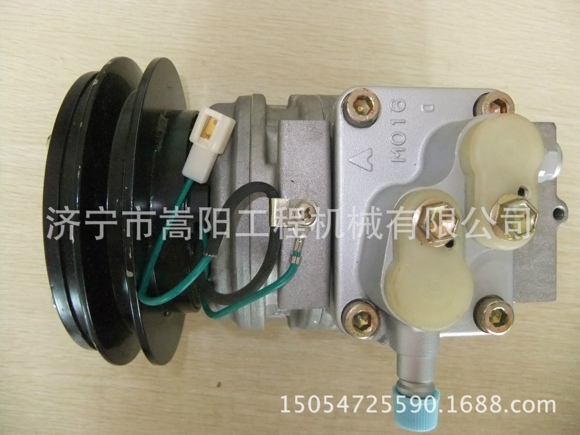 WA380-3空調(diào)壓縮機(jī)1